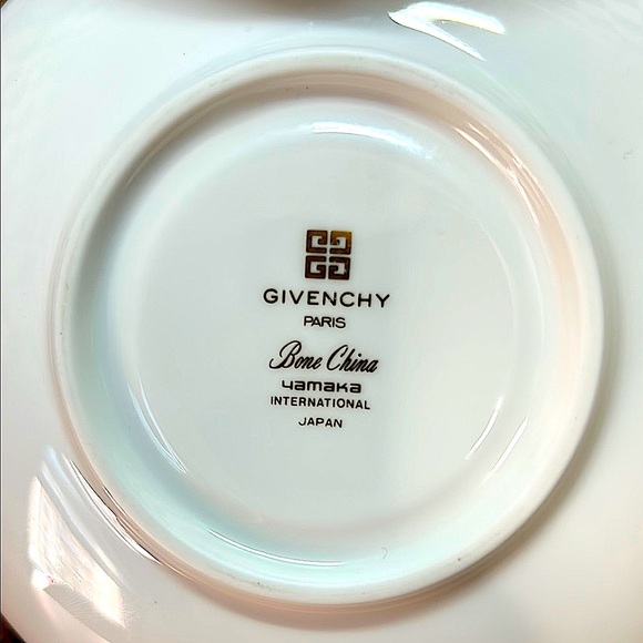 Vintage Givenchy Blue & White Cup & Saucer Set by Yamaka – Timeless Elegance - Picture 3 of 6